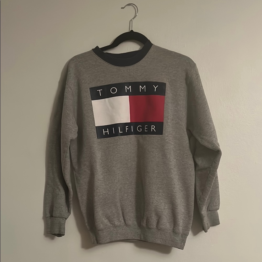 Tommy Hilfiger Gray Men's Sweater - Vintage!